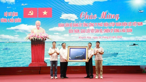 Bộ Tư lệnh Vùng 4 tiếp đón đoàn cán bộ Đảng ủy Tổng công ty Phát điện 2, Tập đoàn Điện lực Việt Nam