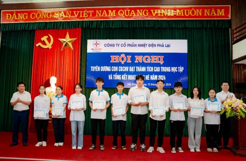 Nhiệt điện Phả Lại tổ chức Hội nghị tuyên dương, khen thưởng con CBCNV đạt thành tích cao trong học tập và tổng kết hoạt động hè năm 2024