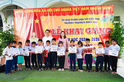 Tang qua hs