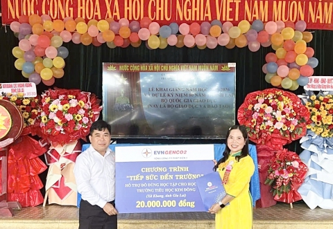 EVNGENCO2 và Thủy điện An Khê - Ka Nak  tiếp sức học sinh Gia Lai đến trường