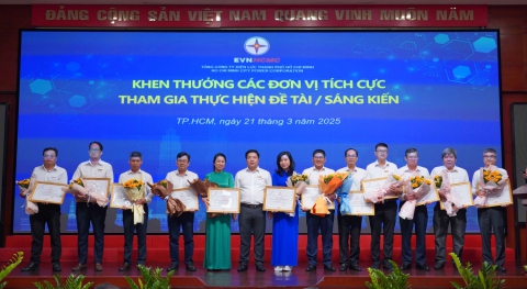 EVNHCMC phát động phong trào thi đua “Cả nước thi đua đổi mới sáng tạo và chuyển đổi số” và phong trào “Bình dân học vụ số”