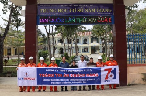 Hoạt động tri ân khách hàng của Công ty tại Trường Phổ thông Dân tộc Bán trú Trung học cơ sở (THCS) Nam Giang, thành phố Đà Nẵng