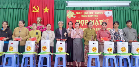 Đảng ủy EVNGENCO2 tiếp tục lan tỏa chương trình “Xuân nghĩa tình” tại Phường Thới An Đông