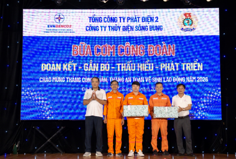 Ấm lòng người lao động với chương trình “Bữa cơm Công đoàn”