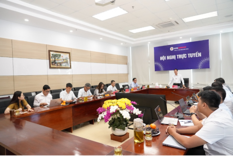 Quang cảnh buổi làm việc