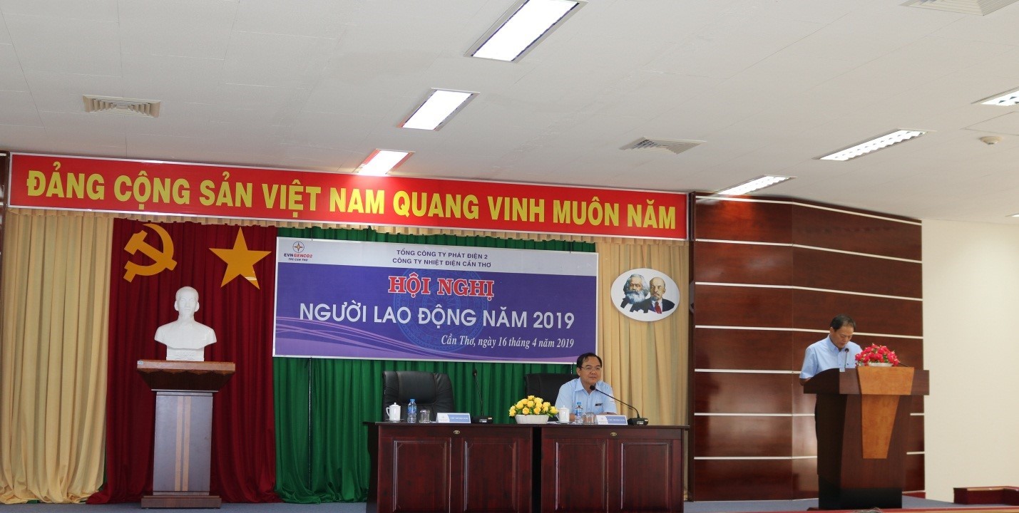 Ông Nguyễn Hữu Lộc - Phó Giám đốc Công ty báo cáo tình hình thực hiện kế hoạch năm 2018 và mục tiêu, nhiệm vụ kế hoạch năm 2019.