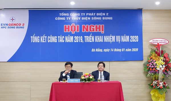 Ông Trương Hoàng Vũ – Thành viên HĐTV kiêm TGĐ EVNGENCO 2 và Ông Lê Đình Bản – Giám đốc Công ty Thủy điện Sông Bung chủ trì hội nghị