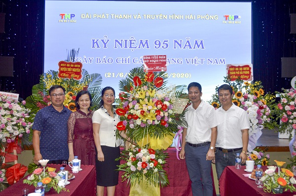 Công ty Nhiệt điện Hải Phòng chúc mừng Ngày Báo chí Cách mạng Việt Nam