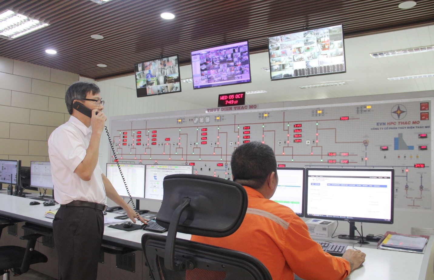 Phòng vận hành OCC (Operations Control Center) Nhà máy Thủy điện Thác Mơ